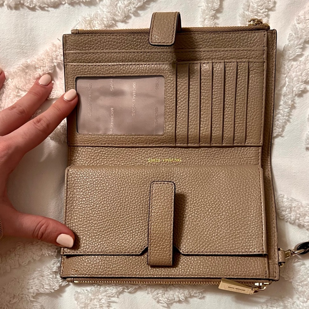 Michael Kora Wristlet - image 3